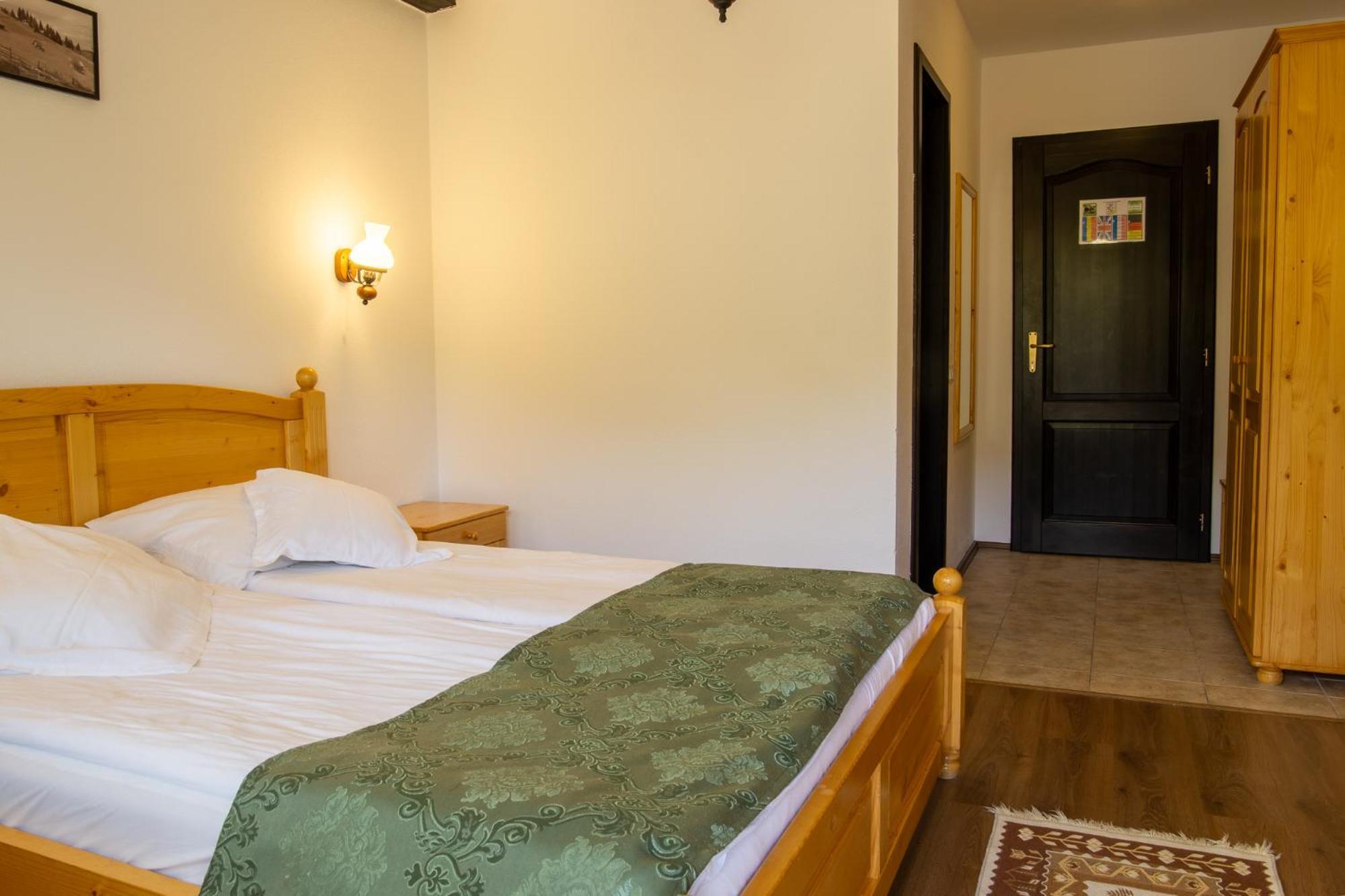 Bed and Breakfast Poiana Soarelui Moeciu De Sus Exterior foto