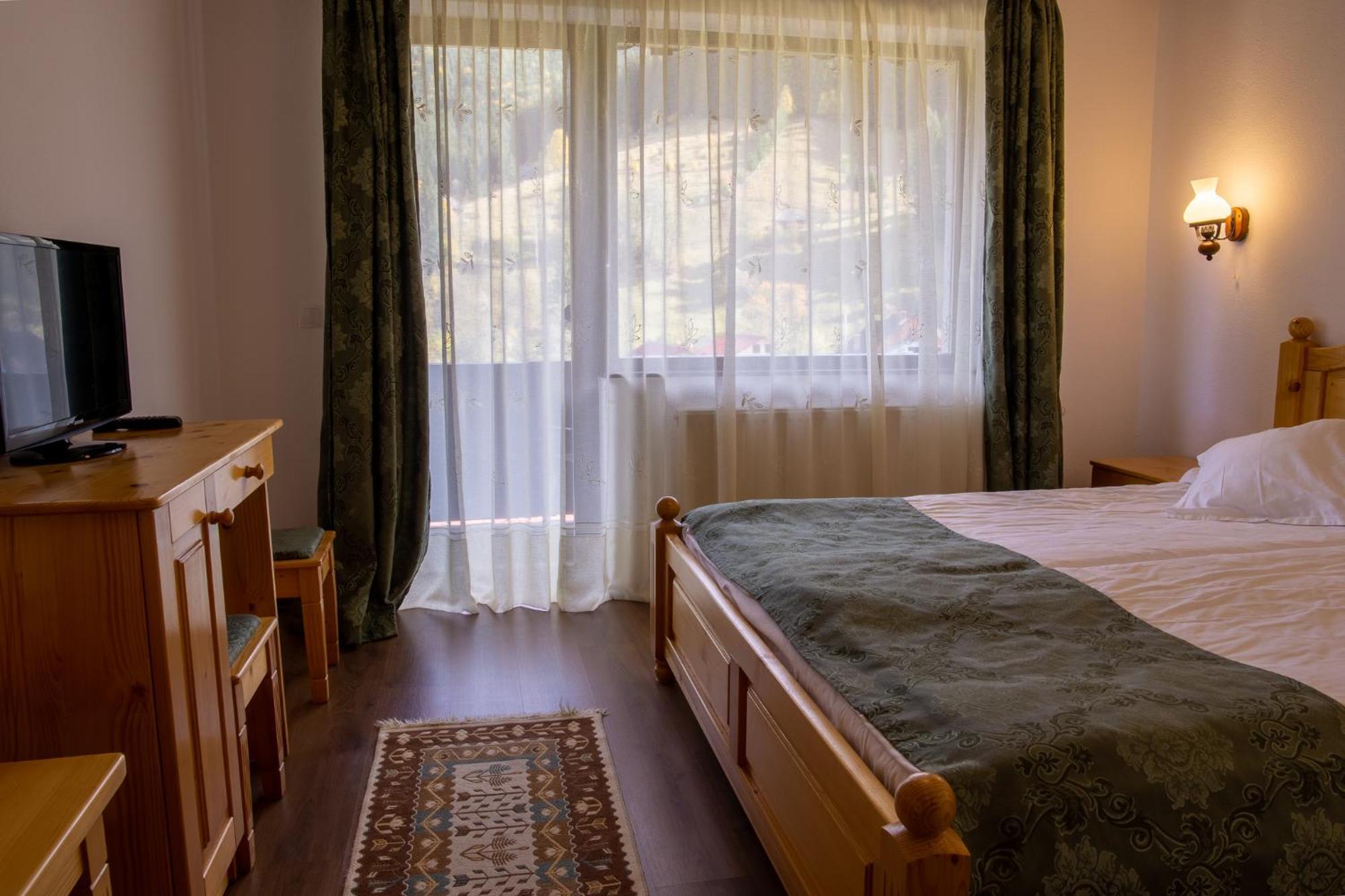 Bed and Breakfast Poiana Soarelui Moeciu De Sus Exterior foto